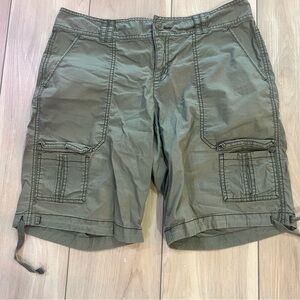 LOFT Olive Green Women's Cargo Shorts - Sz 8